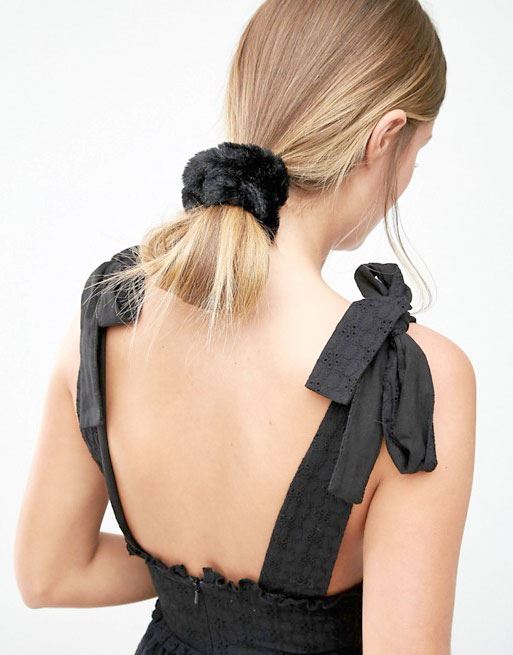 Hårelastik med pels - Faux Scrunchie, sort - Scrunchies - Stylemekka.dk