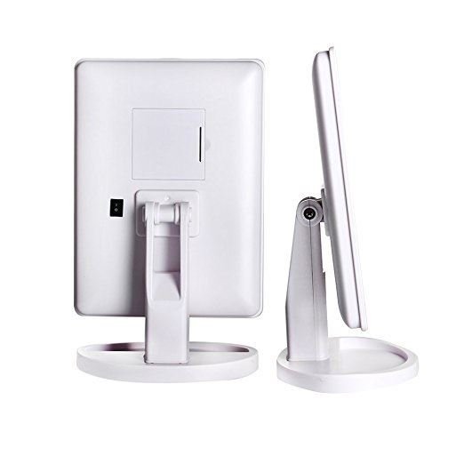 To UNIQ Hollywood Makeup Spejl med Lys og x10 Forstørrelse i hvid vises - en bagfra og en fra siden - begge med ovale baser og justerbare stativer fra UNIQ, ideelle til elegant makeup på en almindelig hvid baggrund.