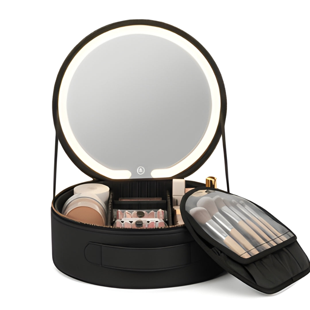 UNIQ Sort LED-makeupspejl med 3-farvet lys og praktisk opbevaring – Travel Vanity Case fra UNIQ har et rundt, oplyst LED-spejl på toppen af et elegant sort etui, der er professionelt designet til optimal opbevaring af dine kosmetikprodukter, børster og skønhedsredskaber. Med den medfølgende børstepose, der sidder foran etuiet, er dette sæt ideelt til nemme skønhedsrutiner derhjemme eller som et praktisk rejse-makeupspejl.