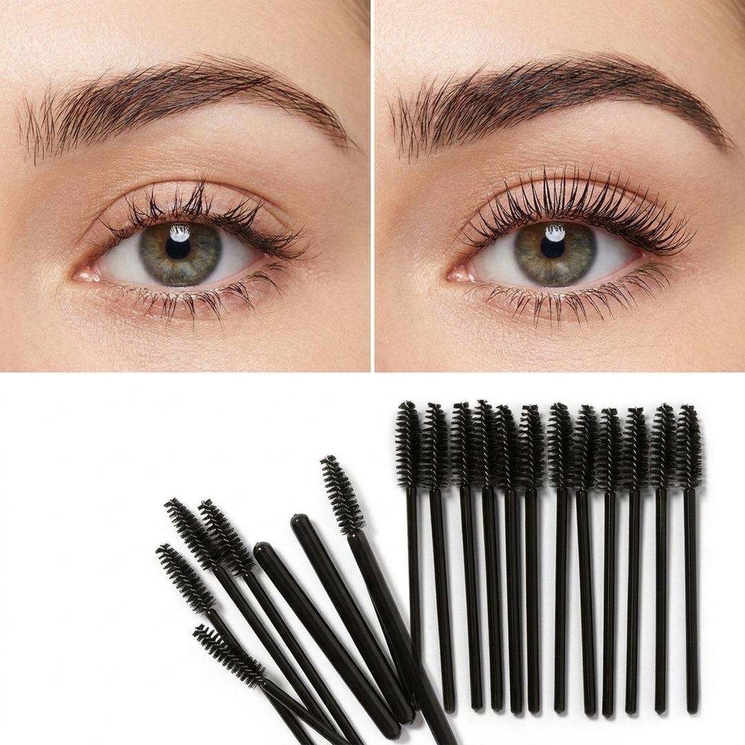 Et nærbillede af et øje før og efter påføring af mascara, der fremhæver de fyldigere vipper, der opnås med en Technique PRO Øjenvippebørste. Nedenfor vises flere Technique PRO Øjenvippebørster – sort, 10 stk. – side om side – ideelle til at skabe dramatiske looks eller vedligeholde vippeforlængelser.