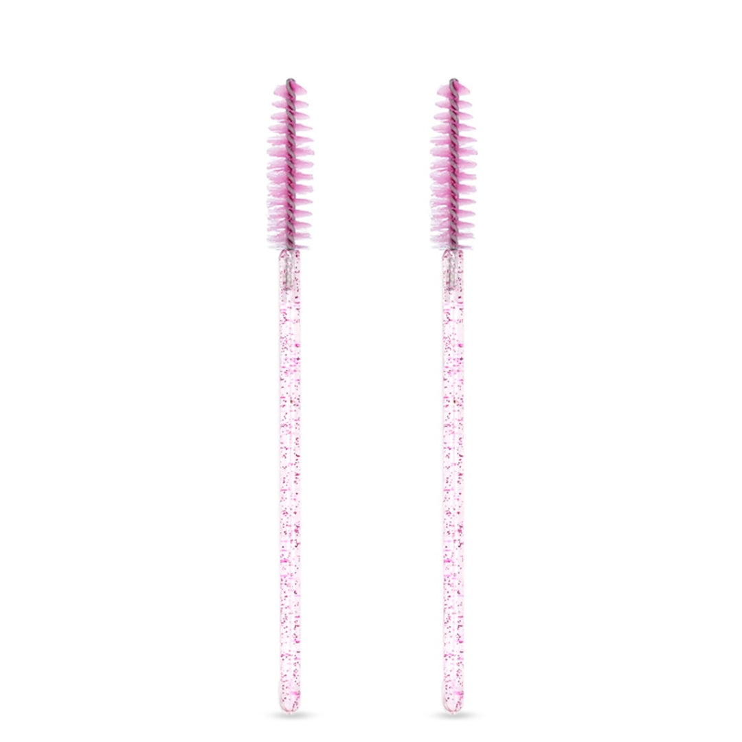 To pink glittermascarastænger med spiralformede børstehår står oprejst, perfekt til påføring af UNIQ Lash Extension Starter Kit - Vippeforlængelse med Cluster Lashes & Bond & Seal fra Stylemekka.dk.